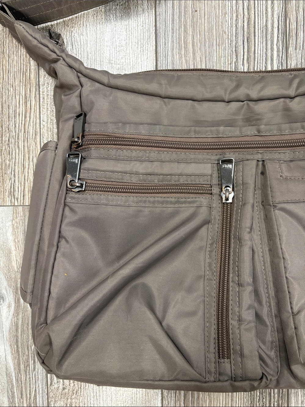 Lug Infinity Collection Double Dutch Bag - Picture 2 of 13